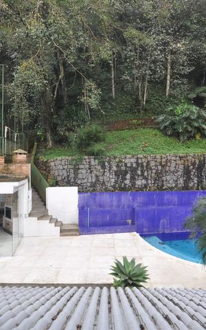 Casa à venda com 2198m², 4 quartos e 10 vagasVista da Suíte Master