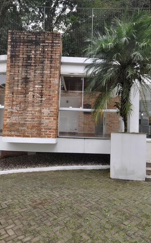 Casa à venda com 2198m², 4 quartos e 10 vagasQuintal