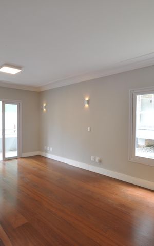 Casa à venda com 2198m², 4 quartos e 10 vagasSala