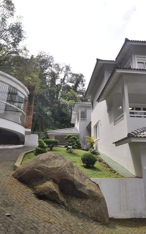 Casa à venda com 2198m², 4 quartos e 10 vagasQuintal e garagem