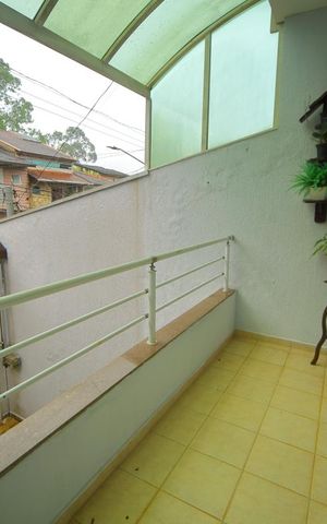 Casa à venda com 235m², 3 quartos e 5 vagasVaranda da Sala