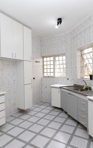 Casa para alugar com 120m², 3 quartos e 2 vagasCOZINHA