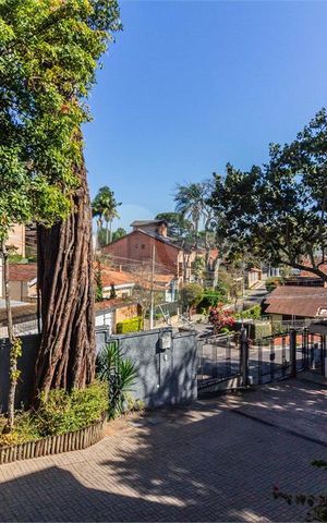 Casa de condomínio à venda com 225m², 4 quartos e 4 vagas
