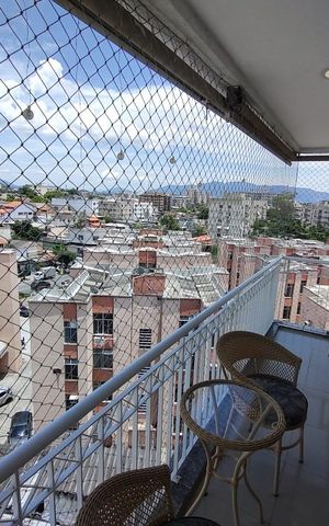Apartamento à venda com 157m², 4 quartos e 2 vagas Apartamento à venda com 157m², 4 quartos e 2 vagasVaranda