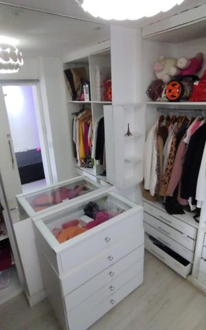 Apartamento à venda com 157m², 4 quartos e 2 vagas Apartamento à venda com 157m², 4 quartos e 2 vagasCloset