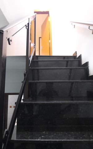 Casa para alugar com 150m², 3 quartos e 1 vagaEscada