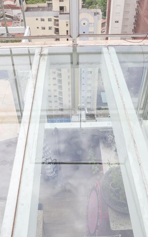 Apartamento à venda com 216m², 3 quartos e 4 vagas Apartamento à venda com 216m², 3 quartos e 4 vagasSacada da Suíte 2