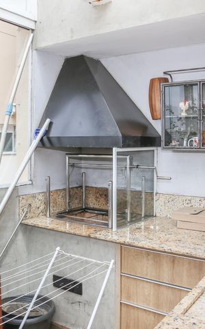 Apartamento à venda com 216m², 3 quartos e 4 vagas Apartamento à venda com 216m², 3 quartos e 4 vagasPiscina e Churrasqueira
