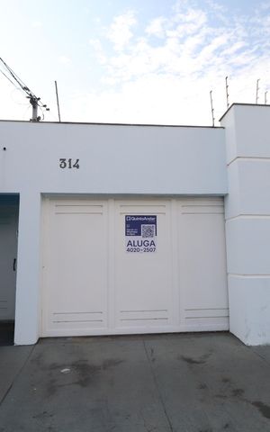 Casa para alugar com 70m², 2 quartos e 1 vagaFachada