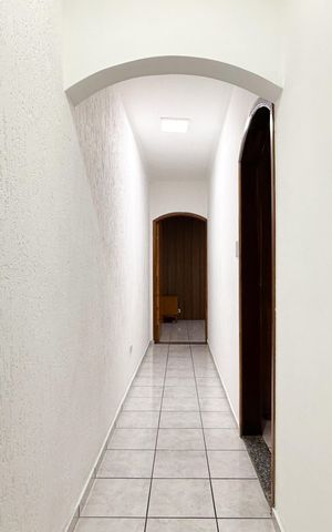 Casa para alugar com 133m², 2 quartos e 3 vagas Casa para alugar com 133m², 2 quartos e 3 vagasAcesso aos Quartos