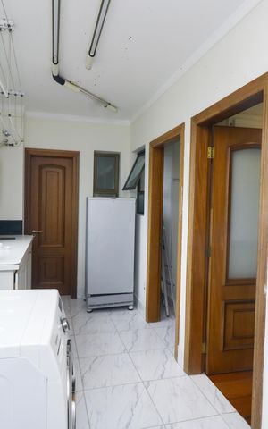 Apartamento à venda com 290m², 4 quartos e 5 vagas Apartamento à venda com 290m², 4 quartos e 5 vagasÁrea de Serviço