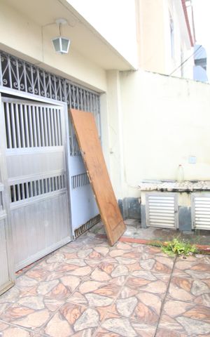 Casa para alugar com 160m², 2 quartos e 5 vagasQuintal -  frente