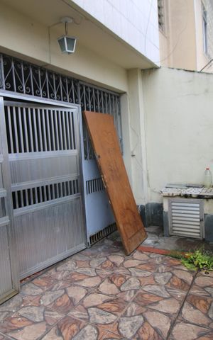 Casa para alugar com 160m², 2 quartos e 5 vagasQuintal -  frente