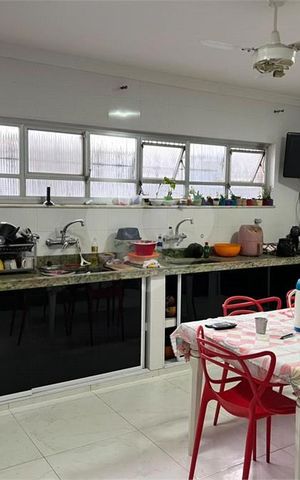 Casa à venda com 450m², 4 quartos e 6 vagas