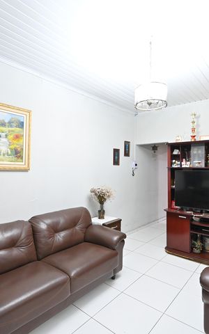 Casa à venda com 255m², 3 quartos e 3 vagasSala