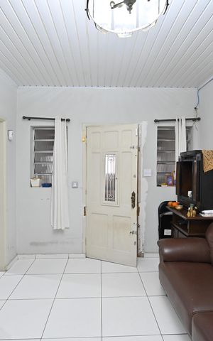 Casa à venda com 255m², 3 quartos e 3 vagasSala