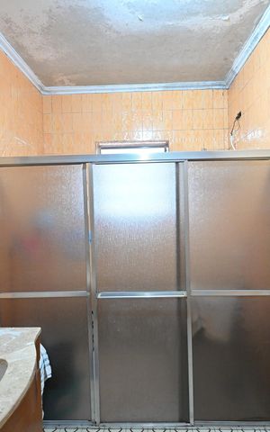 Casa à venda com 255m², 3 quartos e 3 vagasBanheiro Social