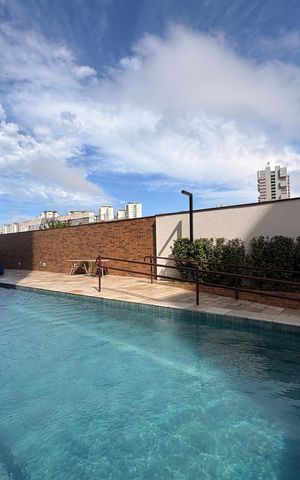 Apartamento à venda com 117m², 3 quartos e 2 vagas Apartamento à venda com 117m², 3 quartos e 2 vagasÁrea comum - Piscina