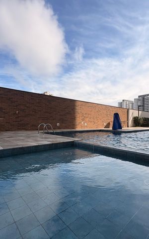 Apartamento à venda com 117m², 3 quartos e 2 vagas Apartamento à venda com 117m², 3 quartos e 2 vagasÁrea comum - Piscina