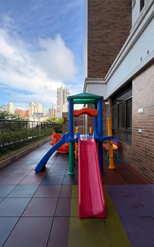 Apartamento à venda com 117m², 3 quartos e 2 vagas Apartamento à venda com 117m², 3 quartos e 2 vagasÁrea comum - Playground
