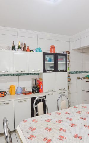 Casa à venda com 200m², 2 quartos e 2 vagasCozinha