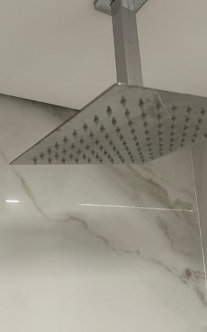 Apartamento para alugar com 77m², 2 quartos e 2 vagas Apartamento para alugar com 77m², 2 quartos e 2 vagasBanheiro do Quarto 1