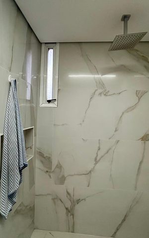 Apartamento para alugar com 77m², 2 quartos e 2 vagas Apartamento para alugar com 77m², 2 quartos e 2 vagasBanheiro do Quarto 1