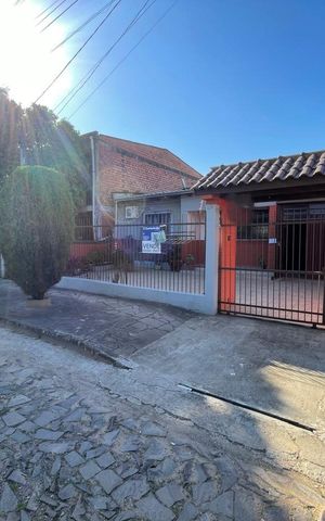 Casa à venda com 200m², 3 quartos e 2 vagas Casa à venda com 200m², 3 quartos e 2 vagasPlaca Instalada em 08/09/2026 - Cod.QLYB-60