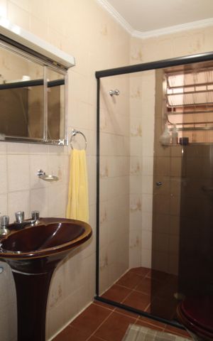 Casa à venda com 151m², 3 quartos e 2 vagasBanheiro social