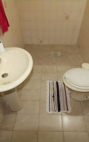 Casa à venda com 151m², 3 quartos e 2 vagasBanheiro da suíte