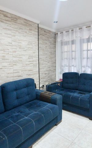 Casa à venda com 60m², 2 quartos e 1 vaga Casa à venda com 60m², 2 quartos e 1 vagaSala