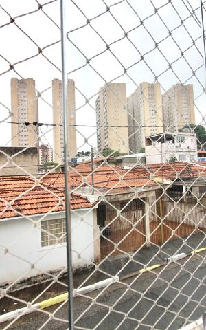 Casa à venda com 60m², 2 quartos e 1 vaga Casa à venda com 60m², 2 quartos e 1 vagaVaranda