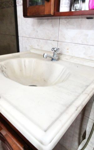 Casa à venda com 60m², 2 quartos e 1 vaga Casa à venda com 60m², 2 quartos e 1 vagaBanheiro