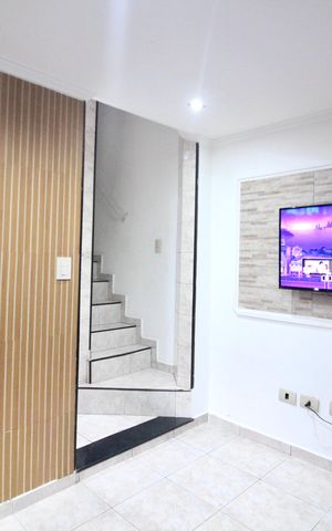 Casa à venda com 60m², 2 quartos e 1 vaga Casa à venda com 60m², 2 quartos e 1 vagaSala