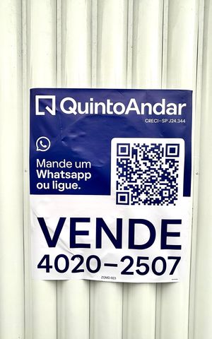 Casa à venda com 60m², 2 quartos e 1 vaga Casa à venda com 60m², 2 quartos e 1 vagaFachada