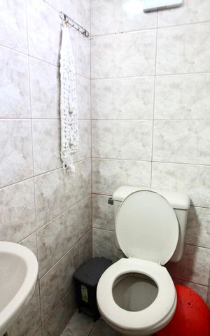 Casa à venda com 60m², 2 quartos e 1 vaga Casa à venda com 60m², 2 quartos e 1 vagaBanheiro 2