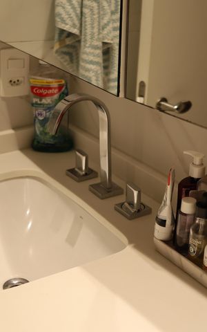 Apartamento para alugar com 70m², 2 quartos e 1 vaga Apartamento para alugar com 70m², 2 quartos e 1 vagaBanheiro da Suíte