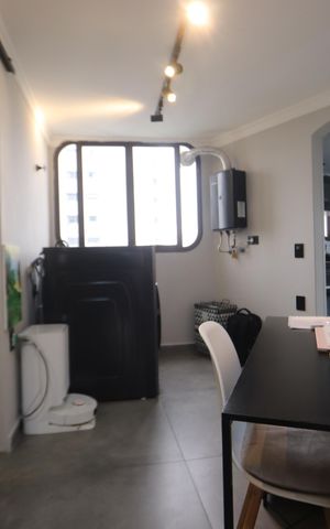 Apartamento à venda com 157m², 4 quartos e 2 vagasLavanderia