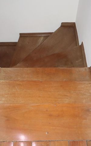 Casa à venda com 191m², 4 quartos e 3 vagasEscada