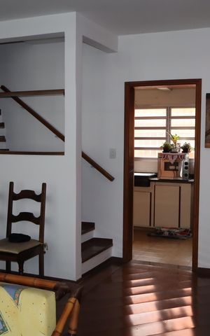 Casa à venda com 191m², 4 quartos e 3 vagasSala