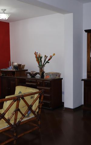 Casa à venda com 191m², 4 quartos e 3 vagasSala