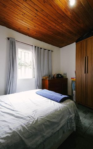 Casa à venda com 170m², 1 quarto e 4 vagas Casa à venda com 170m², 1 quarto e 4 vagasQuarto