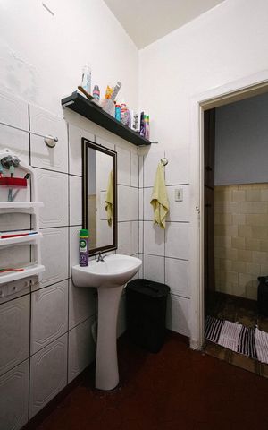 Casa à venda com 170m², 1 quarto e 4 vagas Casa à venda com 170m², 1 quarto e 4 vagasBanheiro