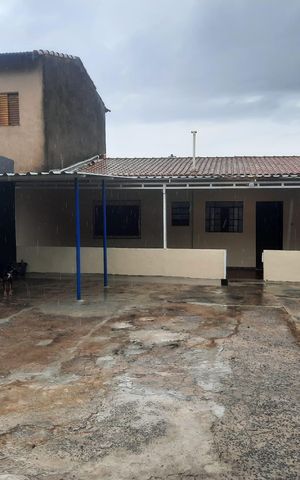 Casa para alugar com 113m², 2 quartos e 1 vaga Casa para alugar com 113m², 2 quartos e 1 vagaFachada