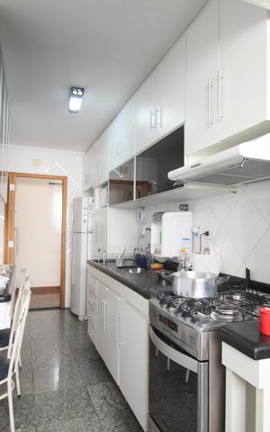 Apartamento à venda com 99m², 2 quartos e 2 vagasCozinha