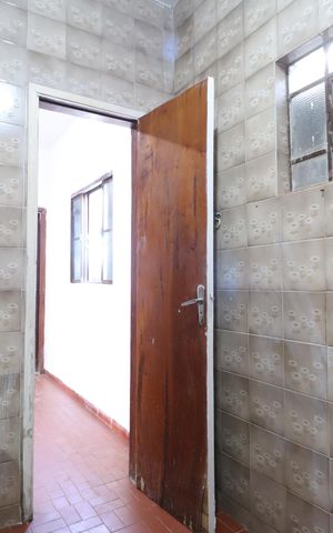 Casa para alugar com 100m², 2 quartos e 2 vagasBanheiro social