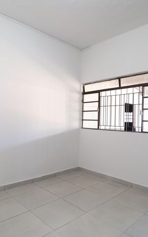 Casa para alugar com 100m², 2 quartos e 2 vagasSala