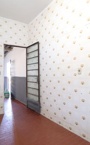 Casa para alugar com 100m², 2 quartos e 2 vagasCozinha