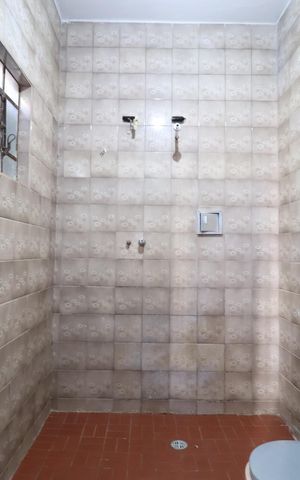 Casa para alugar com 100m², 2 quartos e 2 vagasBanheiro social