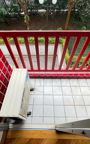 Apartamento à venda com 57m², 2 quartos e 1 vaga Apartamento à venda com 57m², 2 quartos e 1 vagaVaranda